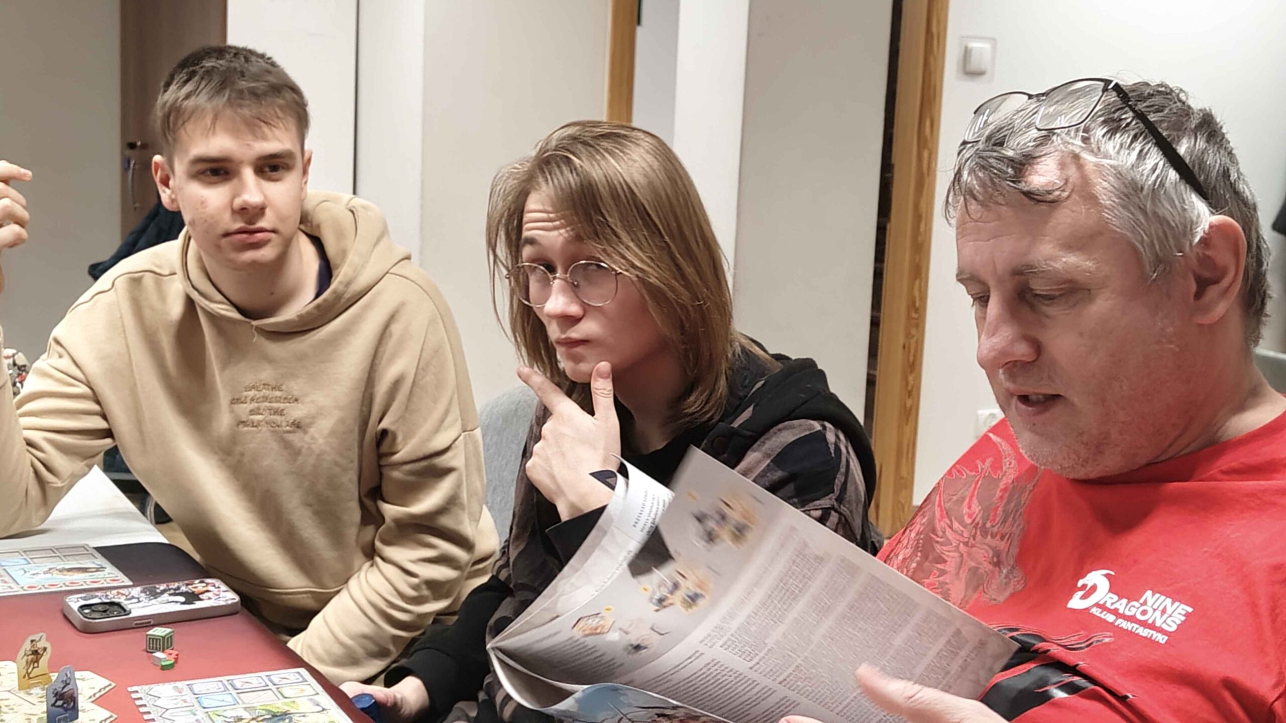 Pomalowane figurki podczas spotkania bitewnego